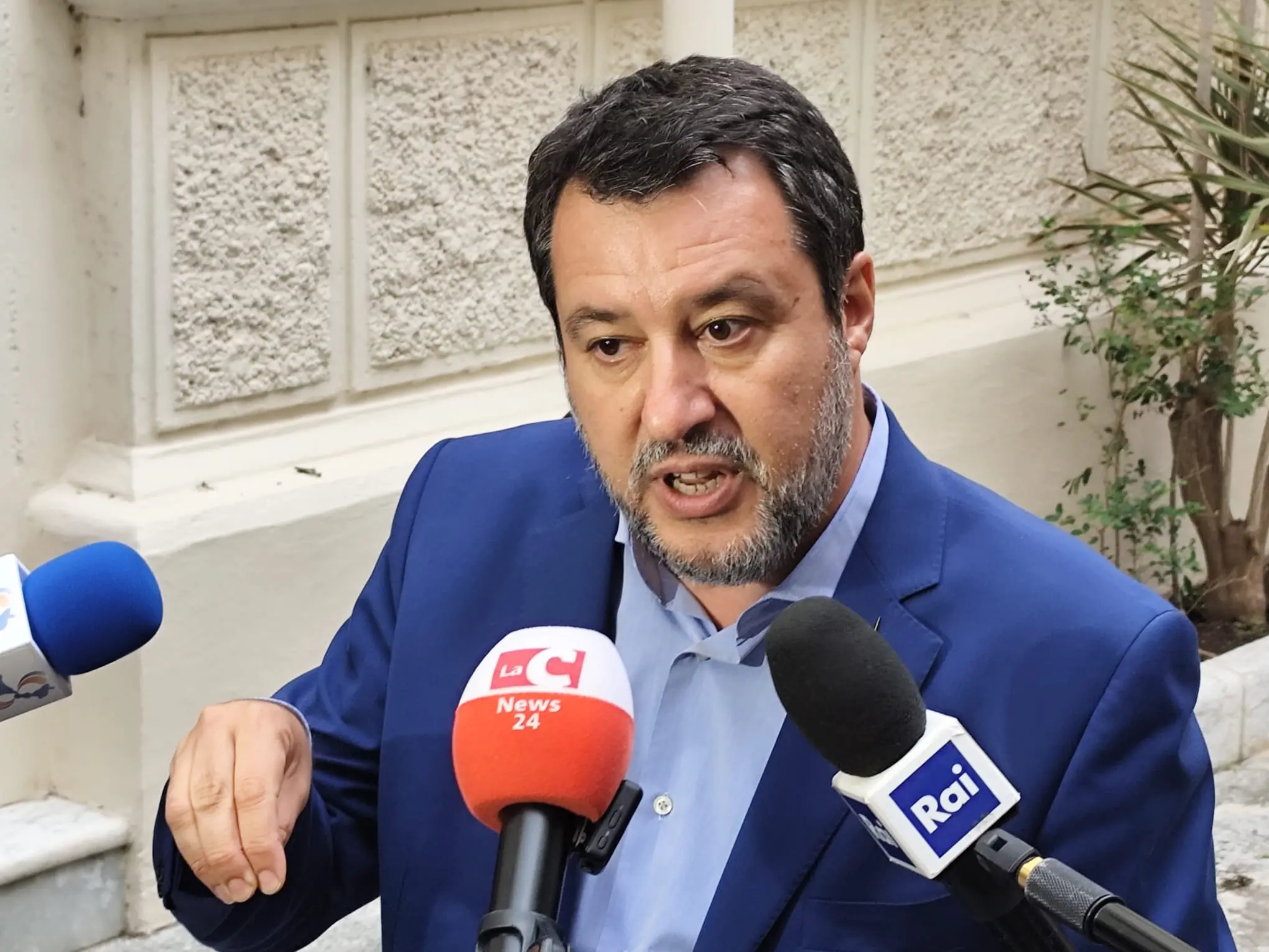 Ponte sullo Stretto, il tour antimafia di Salvini fa tappa a Messina: «Ogni euro deve finire nelle tasche dei lavoratori e delle imprese sane»