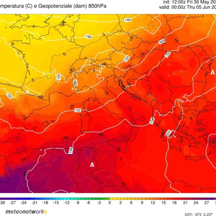 Arriva il caldo africano in Calabria, sole e tempo stabile ovunque. Da lunedì temperature fino a 33 gradi\n