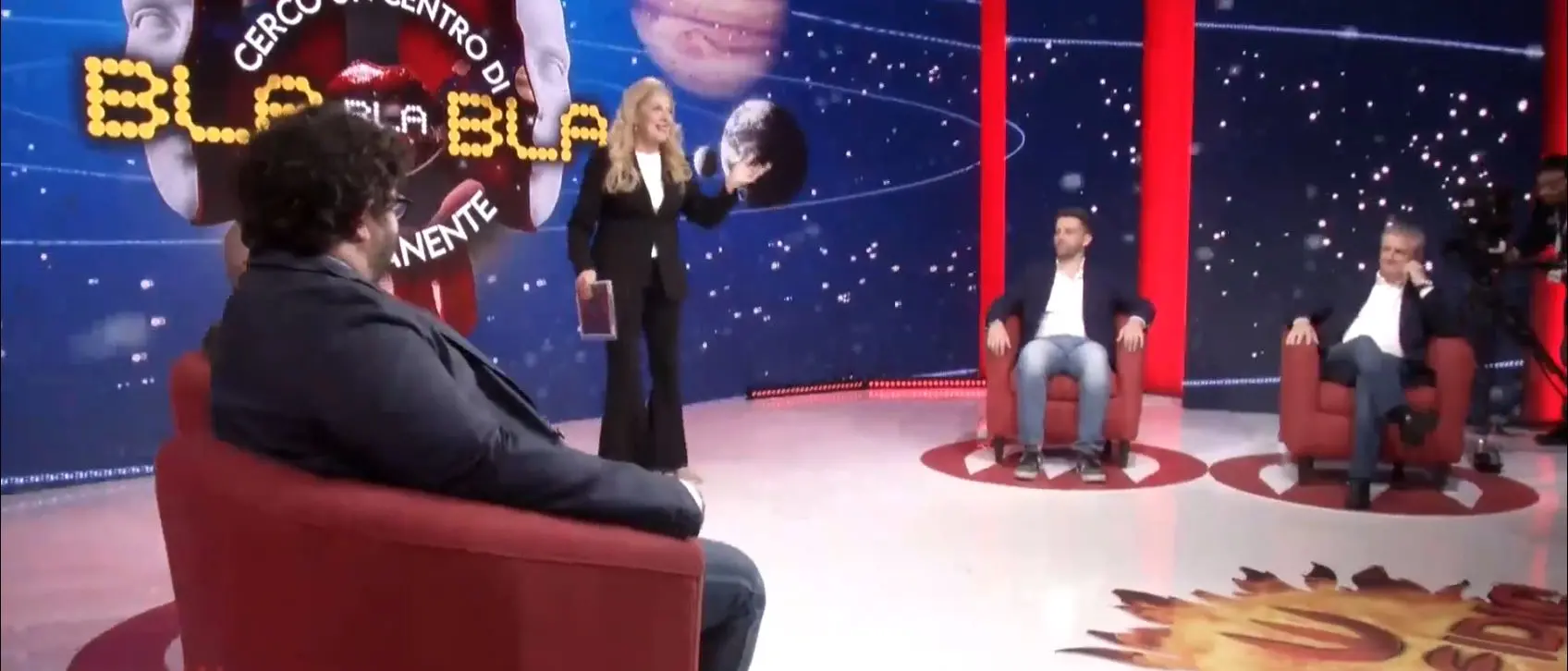 Contro il logorio del bla bla bla moderno, Perfidia smaschera l’ecolalia del potere\n