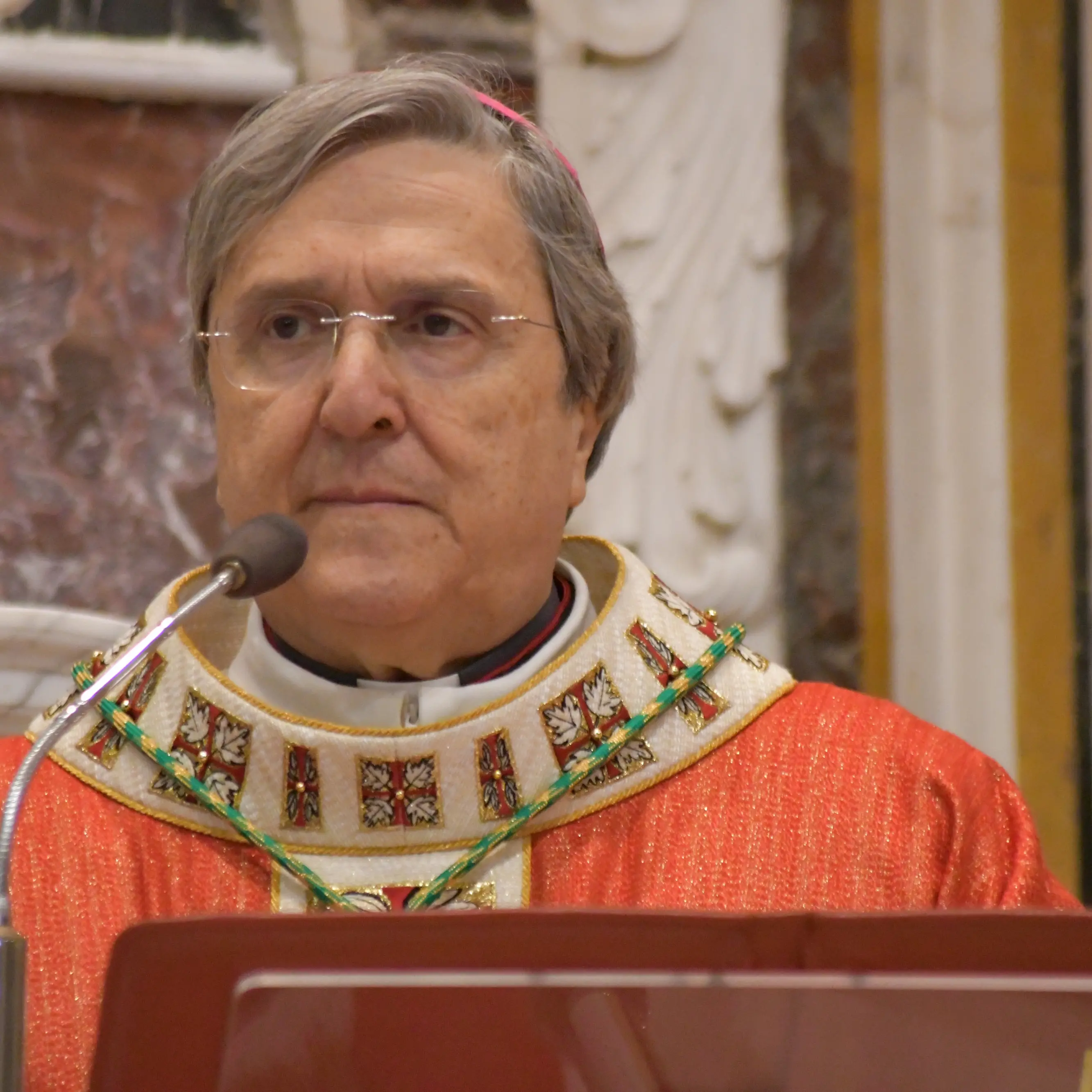 Dieci anni alla guida di Cassano, mons. Savino: «I momenti più belli? Quando sono riuscito a dar voce a chi non ne aveva»\n