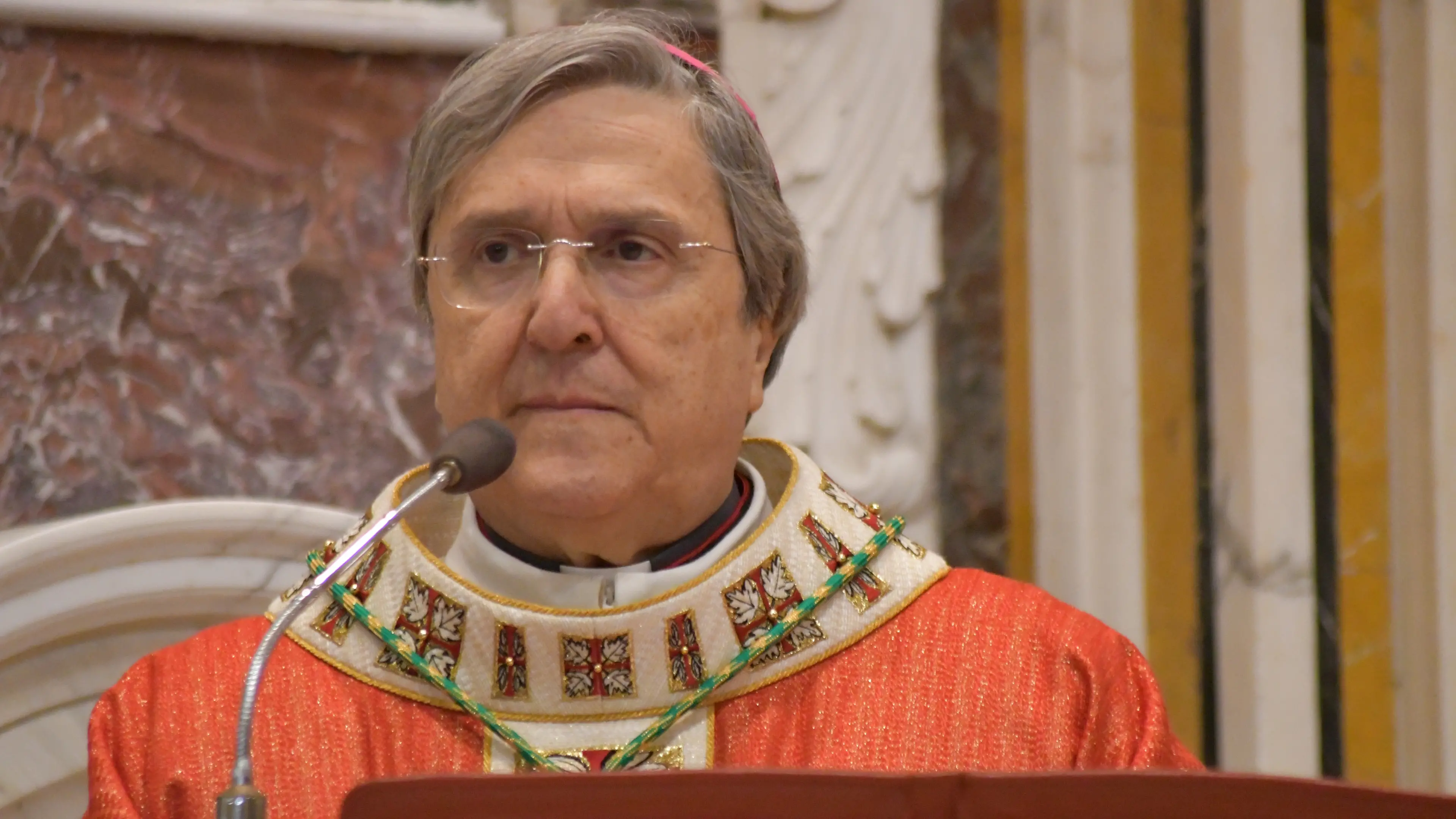 Dieci anni alla guida di Cassano, mons. Savino: «I momenti più belli? Quando sono riuscito a dar voce a chi non ne aveva»\n