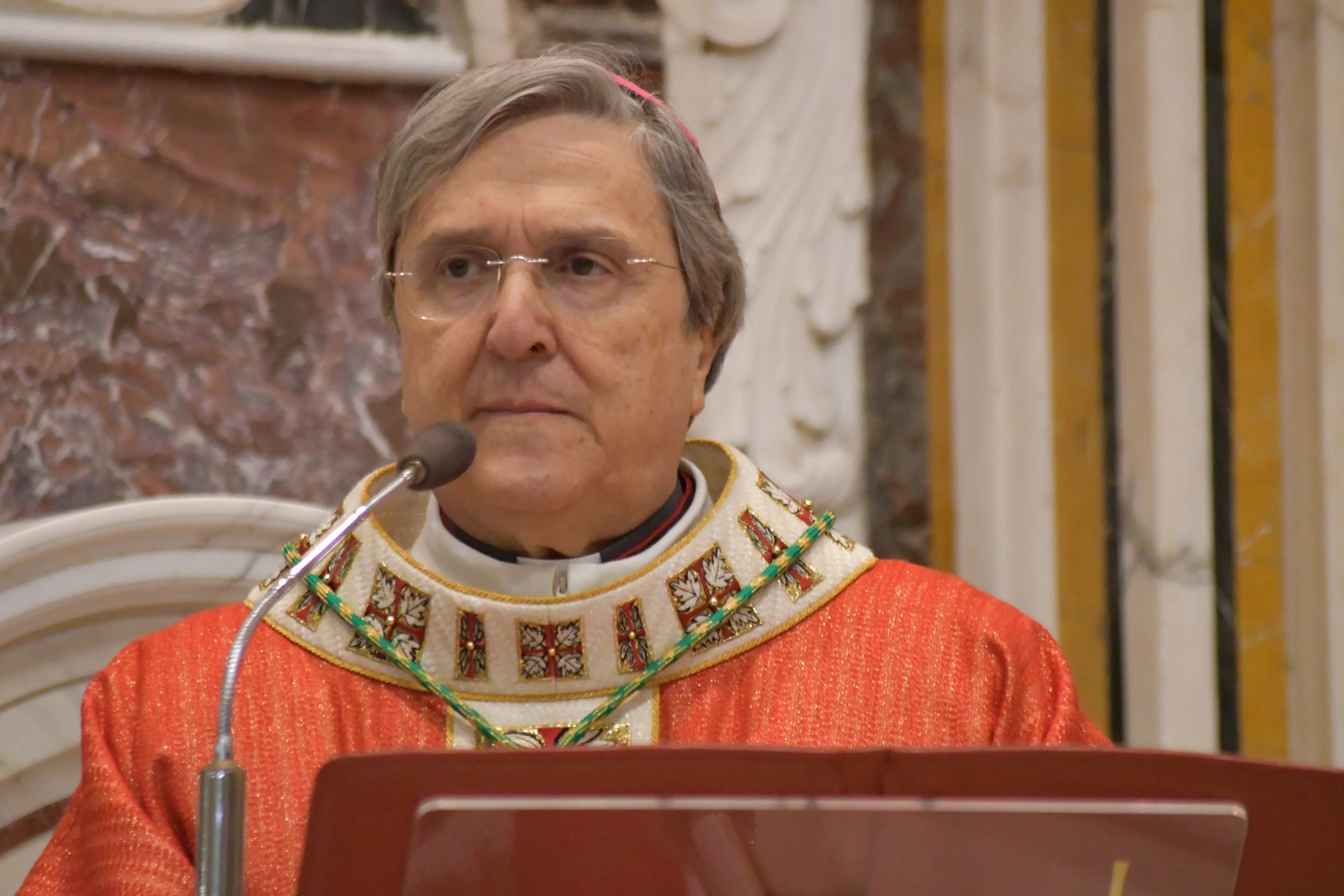 Dieci anni alla guida di Cassano, mons. Savino: «I momenti più belli? Quando sono riuscito a dar voce a chi non ne aveva»\n