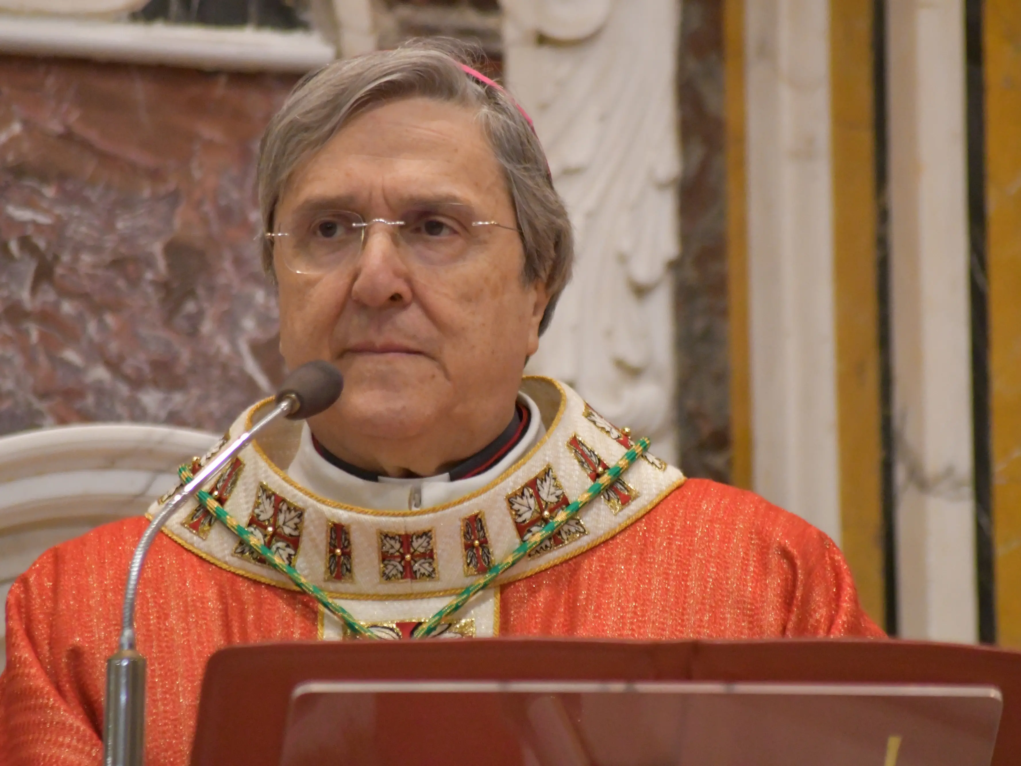 Dieci anni alla guida di Cassano, mons. Savino: «I momenti più belli? Quando sono riuscito a dar voce a chi non ne aveva»