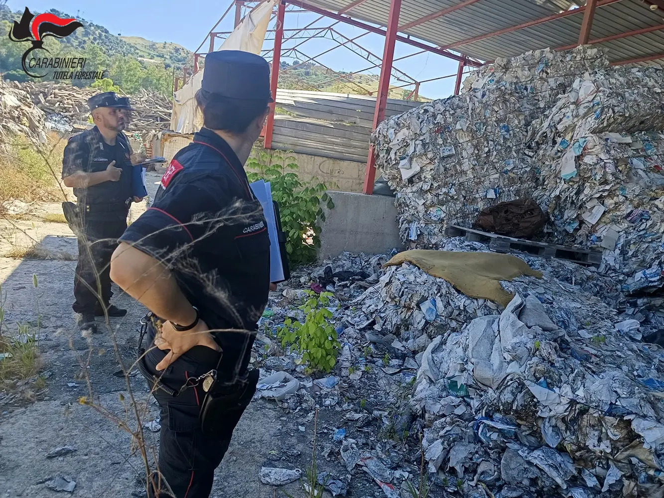 Calopezzati, sequestrata discarica abusiva nella zona protetta del fiume Trionto: rifiuti pericolosi su suolo\n