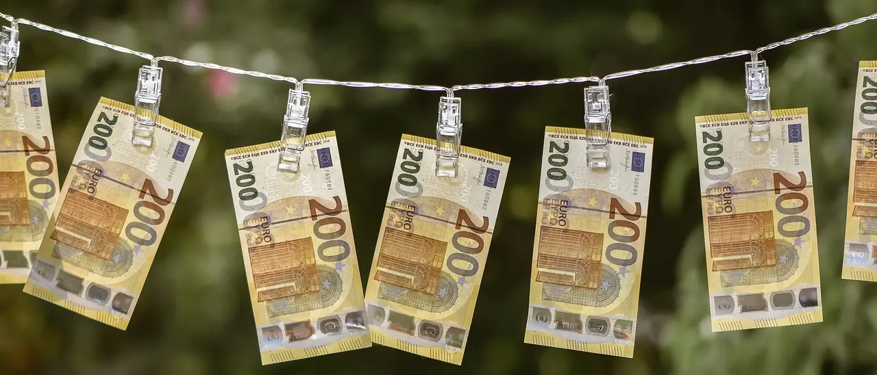 Denaro sporco, sospetti su 49 miliardi di euro legati a ‘Ndrangheta, Cosa nostra e Camorra: come (e dove) riciclano le mafie\n