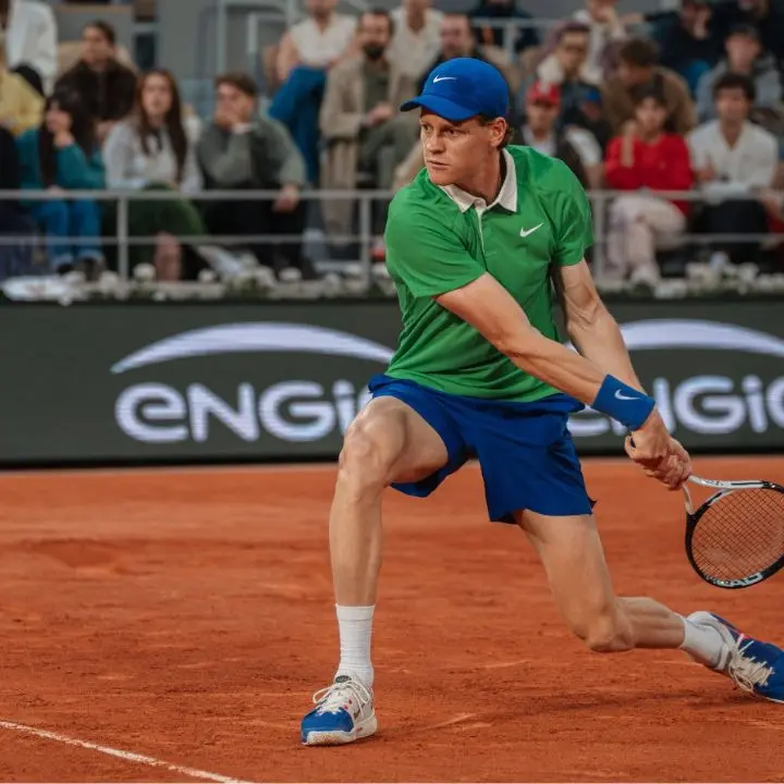 Tennis, Sinner recita perfetta a Parigi: annienta Lehecka e accede agli ottavi del Roland Garros\n