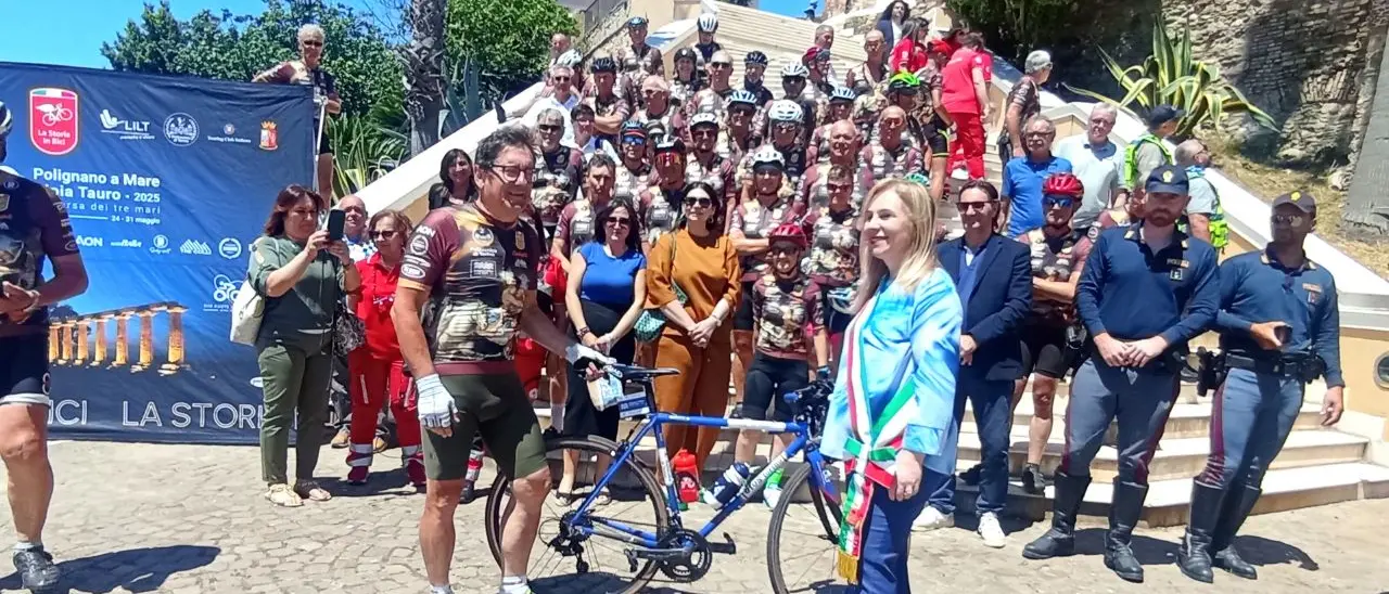 La “Corsa dei Tre Mari 2025” si chiude a Gioia Tauro. Il sindaco: «Promosse le nostre meraviglie»\n