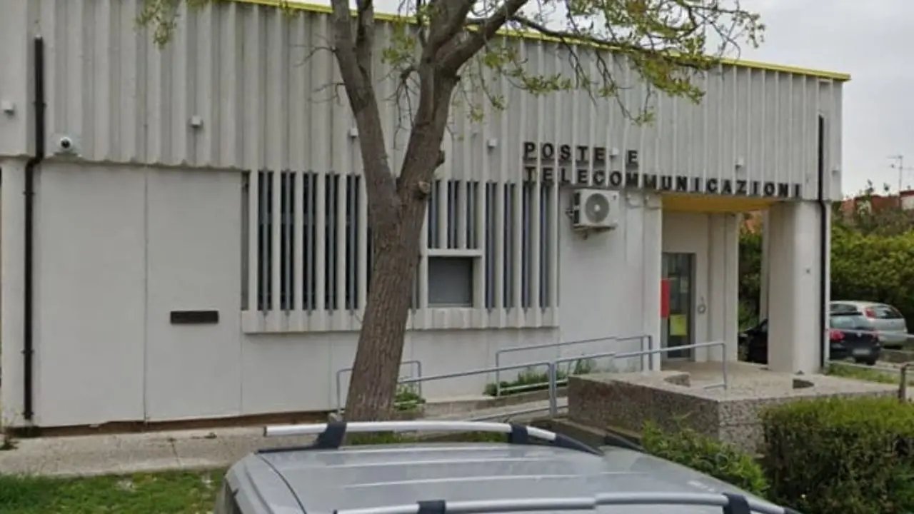 Rapina nel Catanzarese, entra in un ufficio postale armato di pistola e porta via tutto il denaro\u00A0\n