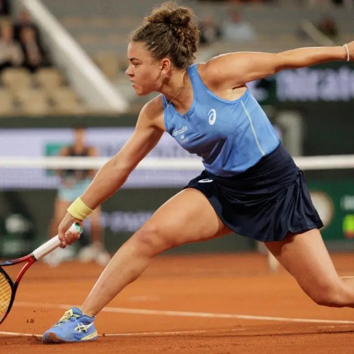 Tennis, harakiri Paolini al\u00A0Roland Garros: sconfitta in rimonta dalla Svitolina