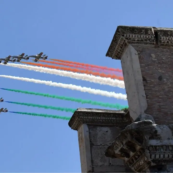 2 giugno, la celebrazione segue il solito copione…\u00A0forse è il momento di interrogarsi sulla Costituzione\n