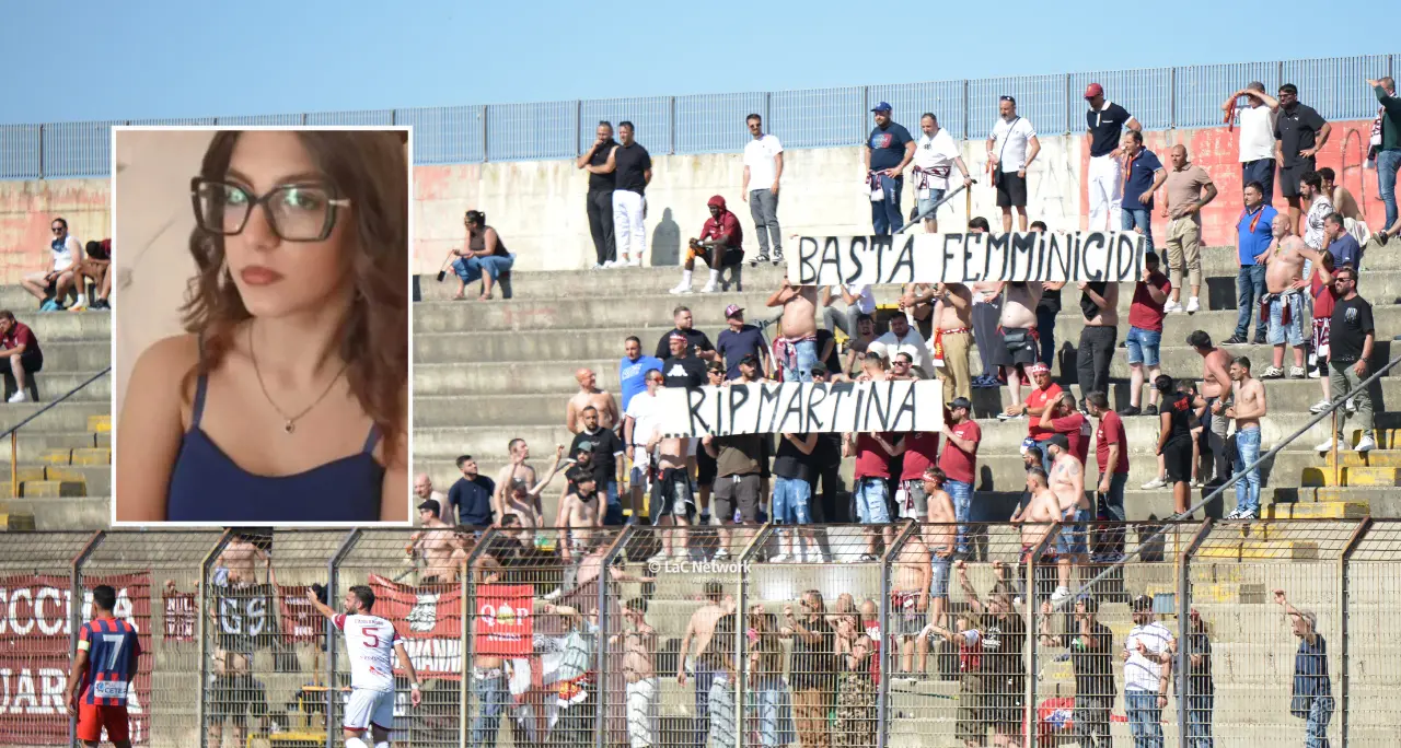 Corigliano Rossano, “Basta femminicidi – Rip Martina”: lo striscione dei tifosi del Real Normanna emoziona il “Rizzo”\n