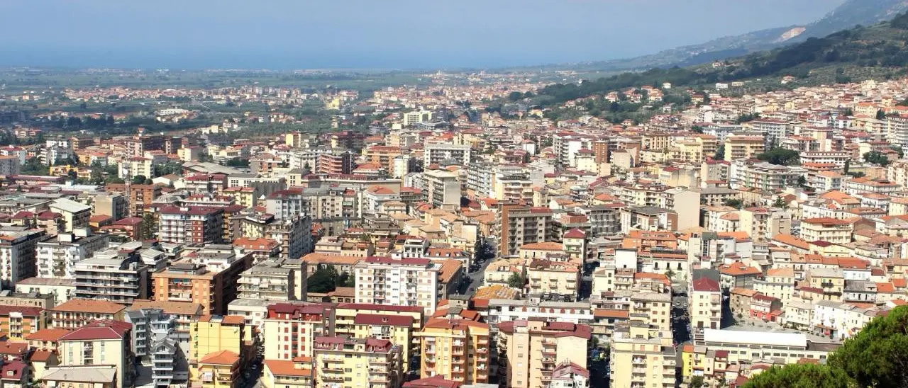 Lamezia tra il lustro delle Stelle Michelin e vecchie\u00A0ombre mafiose: le contraddizioni di una città al bivio