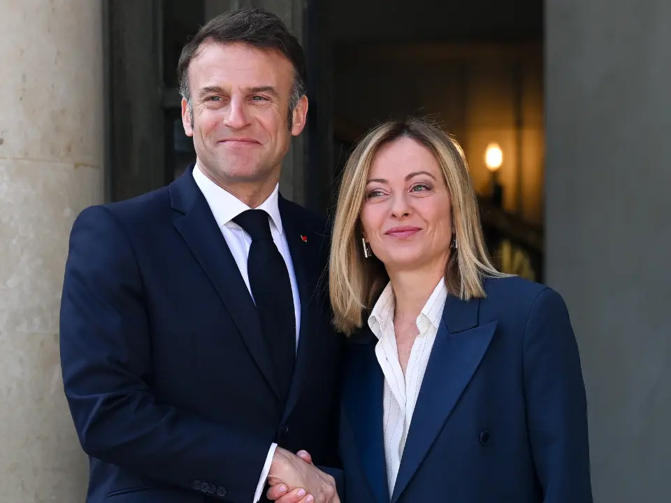 Meloni-Macron, tregua forzata a Roma: tutte le fratture tra Italia e Francia che rendono il dialogo un’impresa