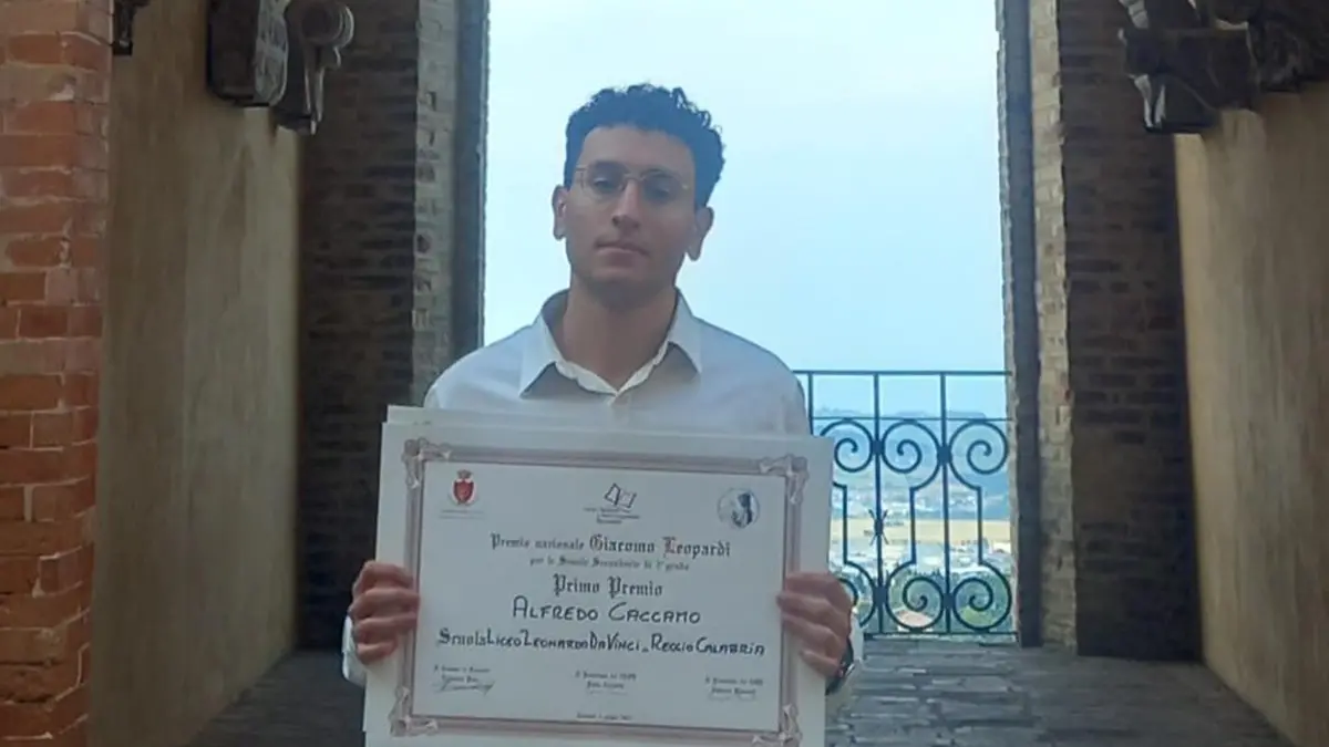 <p>Il reggino Alfredo Marco Caccamo vincitore del premio nazionale Leopardi</p>\\n