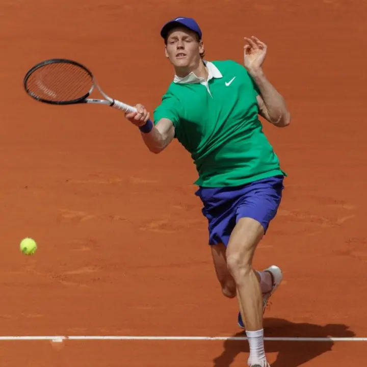 Tennis, Sinner \"regola\" la pratica Rublev e conquista i quarti di finale al Roland Garros