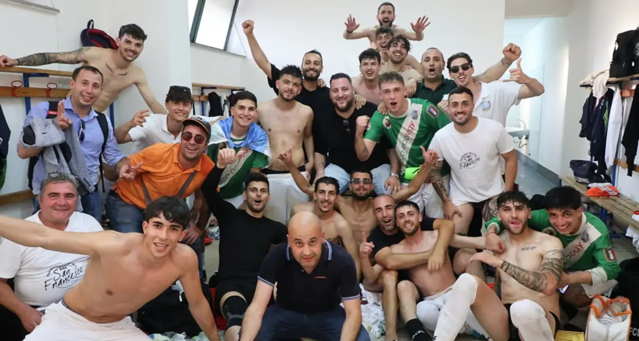 Bisignano, che festa post Promozione. Il presidente Carmine Greco: «Un obiettivo voluto da tutti con passione»\n
