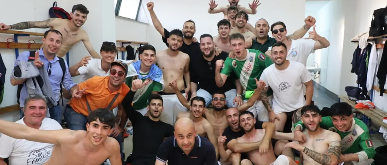 Bisignano, che festa post Promozione. Il presidente Carmine Greco: «Un obiettivo voluto da tutti con passione»\n