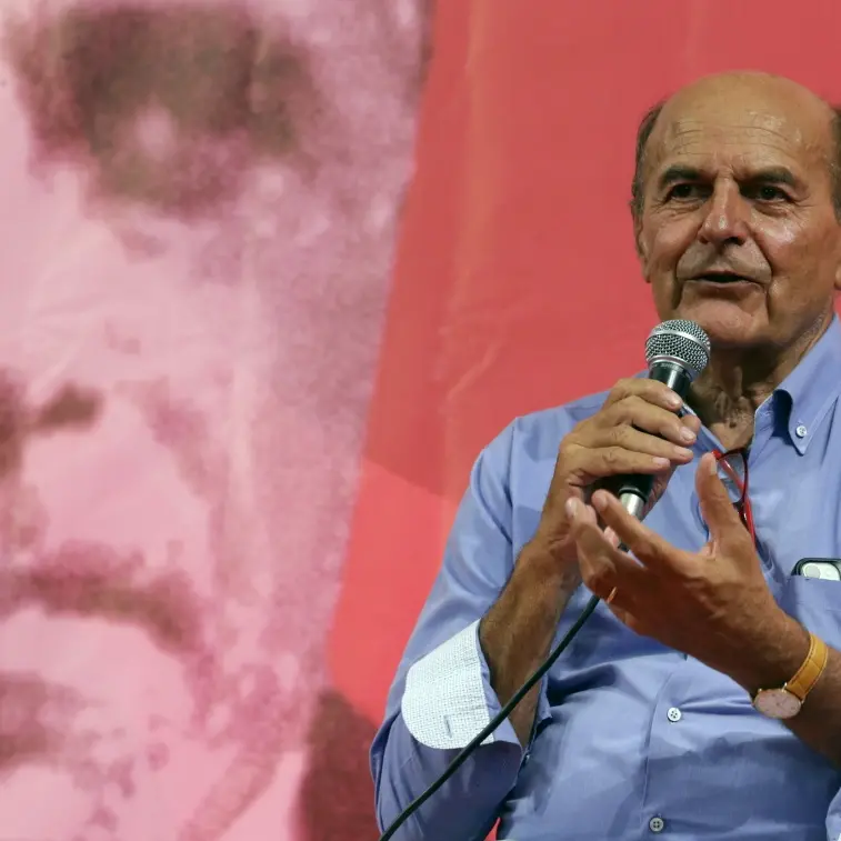 Il giaguaro, le bambole e la sinistra perduta: saga di Bersani, eroe fuori tempo massimo\n