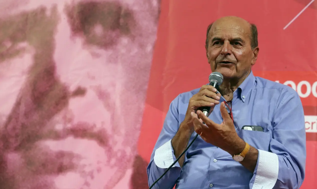 Il giaguaro, le bambole e la sinistra perduta: saga di Bersani, eroe fuori tempo massimo\n