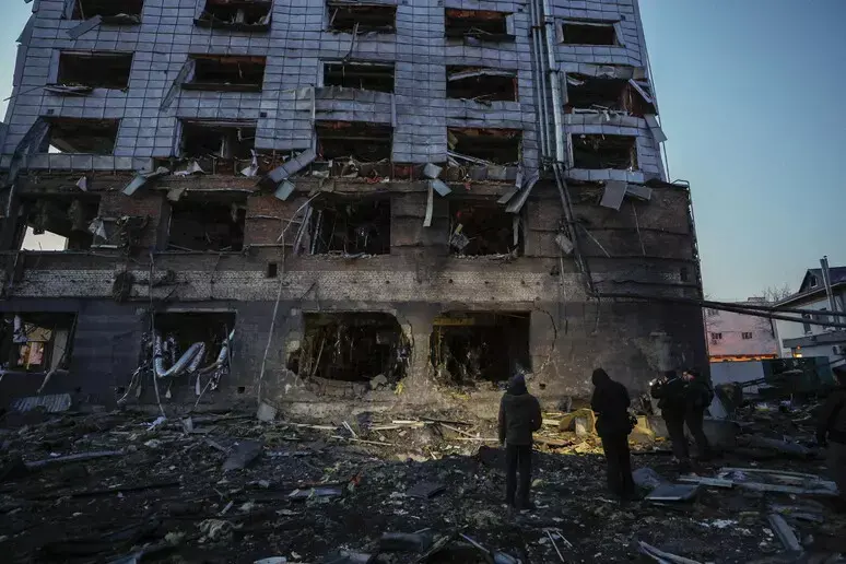 Guerra in Ucraina, la Russia detta le condizioni: «Cessate il fuoco solo se Kiev si ritira»\n