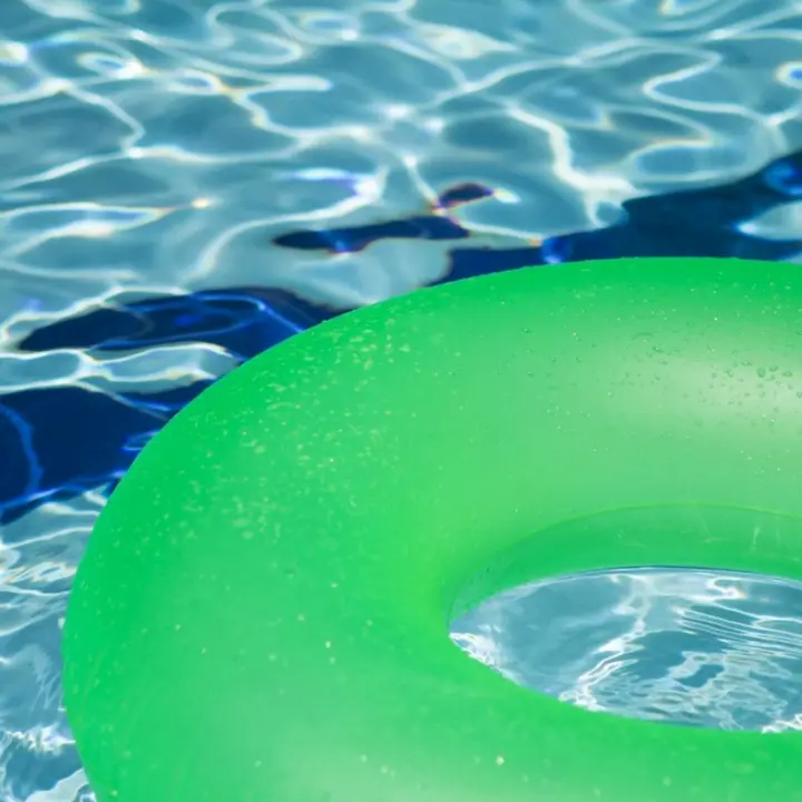 Roma, 5 bambini finiscono in ospedale dopo un bagno in piscina. Il più grave ricoverato in terapia intensiva\n