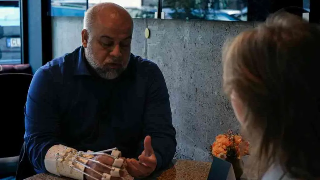 <p>Wael Al-Dahdouh intervistato da Chiara Rivi&egrave;re</p>\\n