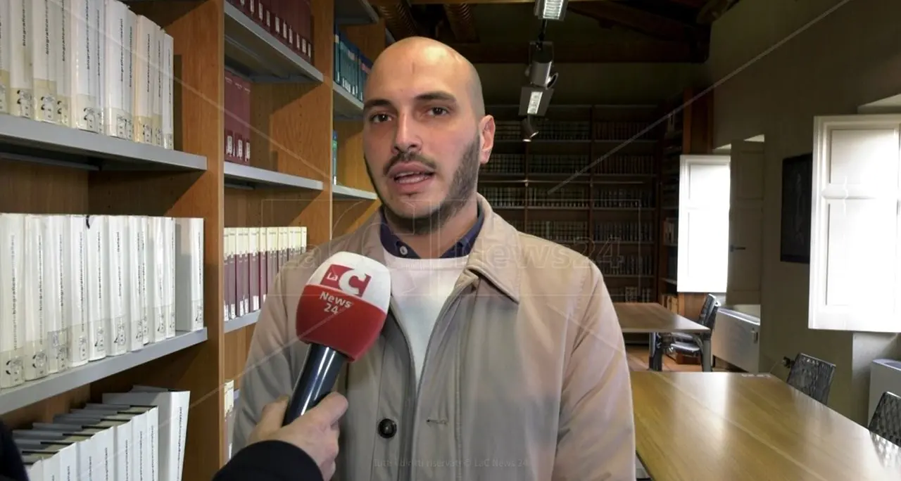 Referendum, un sindaco calabrese sfida il silenzio elettorale: «È in nome della democrazia, manca informazione» 