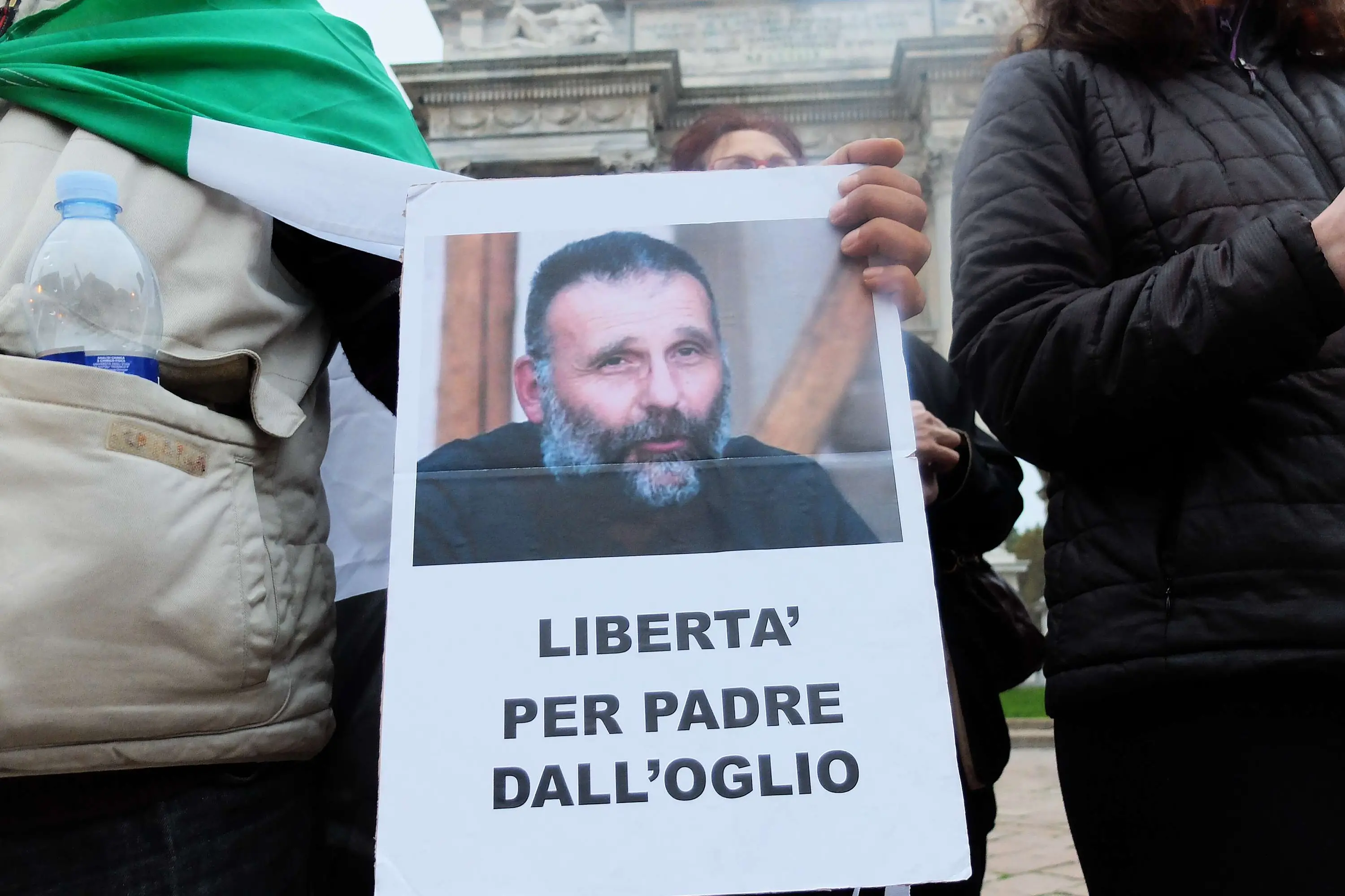 Una delle manifestazioni per chiede la liberazione di padre Dall\\'Oglio