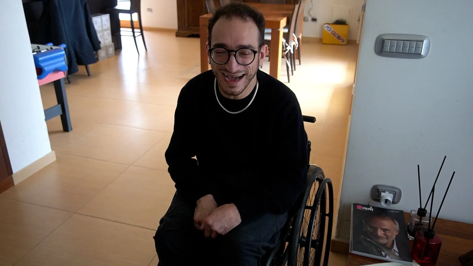 Prosegue il viaggio di Cristiano in handbike: «Impresa straordinaria che parla di sport, inclusione e amore per la Calabria»\n