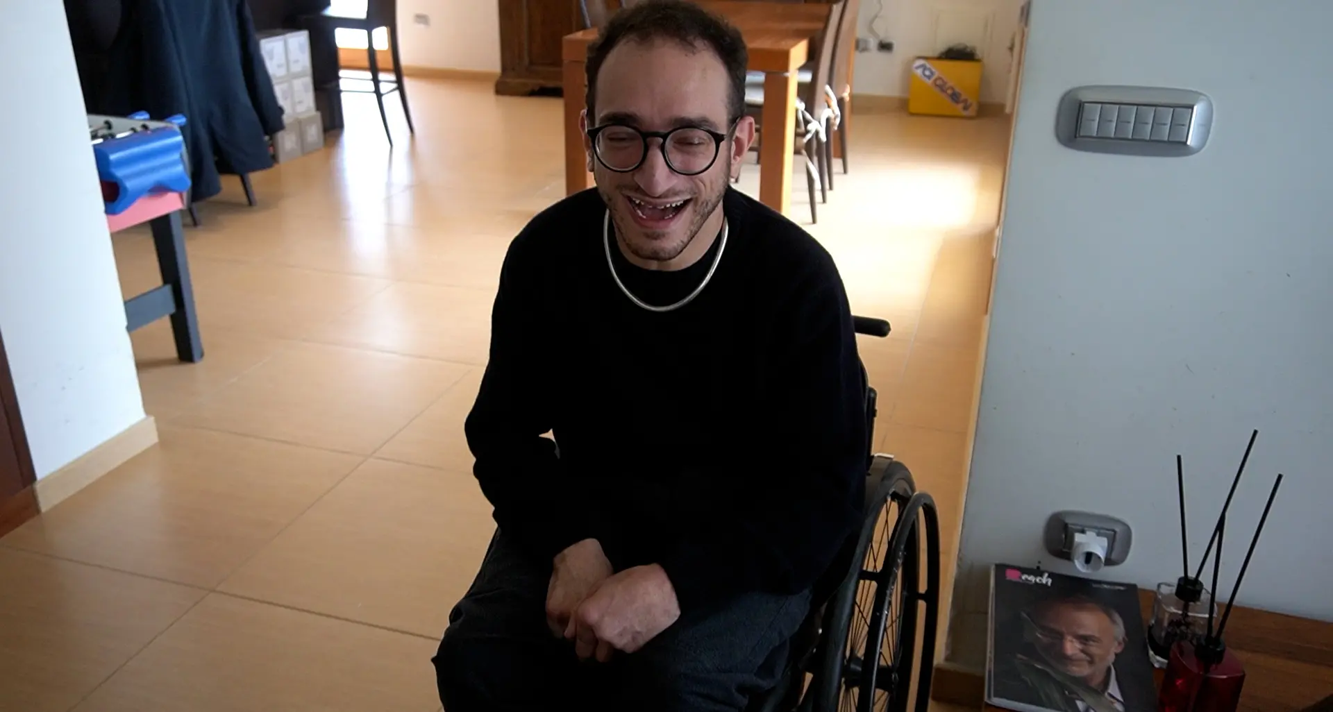 Prosegue il viaggio di Cristiano in handbike: «Impresa straordinaria che parla di sport, inclusione e amore per la Calabria»\n