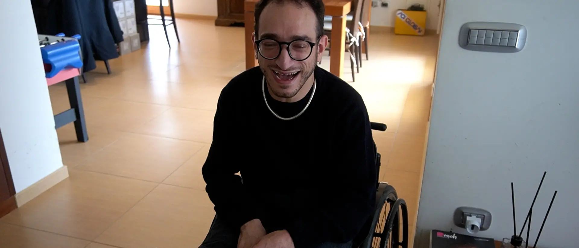 Prosegue il viaggio di Cristiano in handbike: «Impresa straordinaria che parla di sport, inclusione e amore per la Calabria»\n