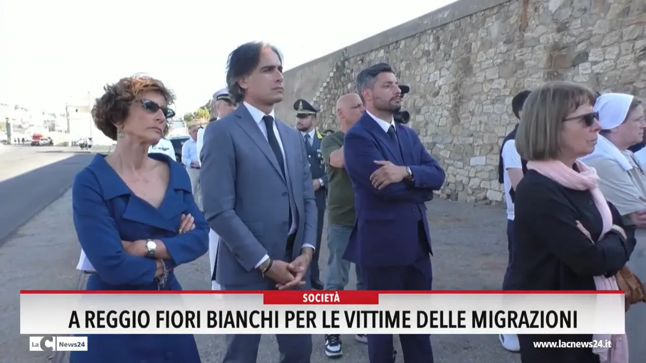 A Reggio fiori bianchi per le vittime delle migrazioni
