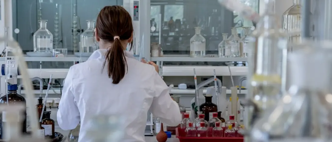 Tumori, passi in avanti per la terapia con cellule immunitarie: «Probabilità di decesso ridotto del 31%»\n