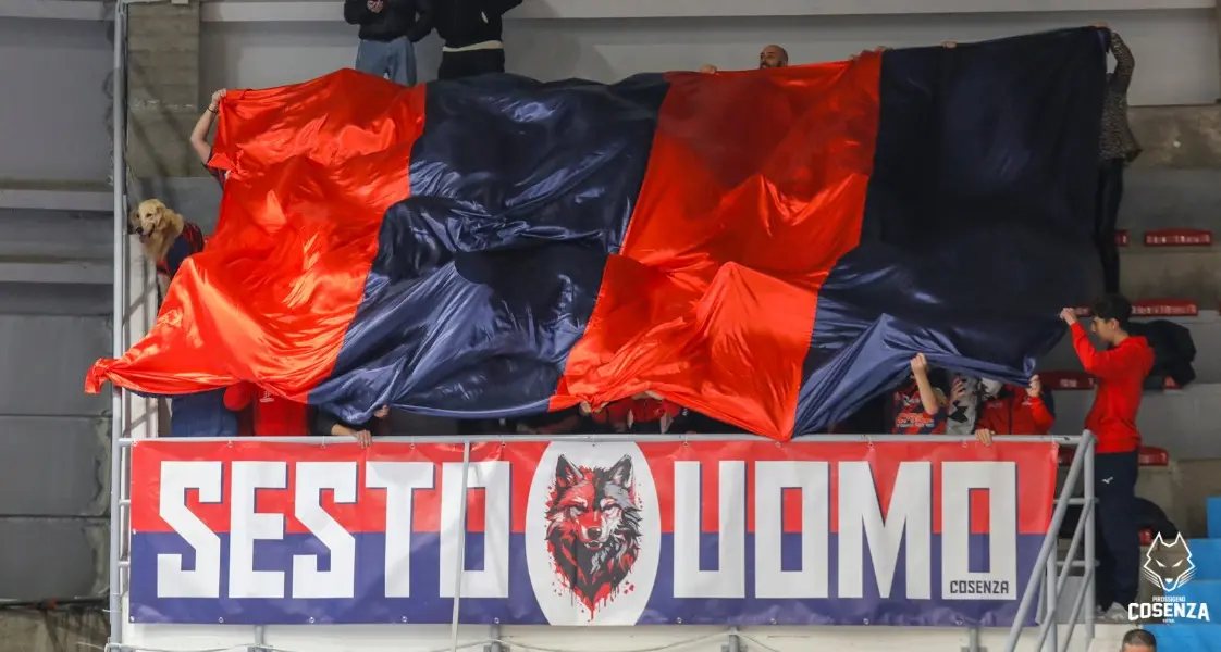 Pirossigeno Cosenza, martedì il ritorno dei play out con il Petrarca: ingresso gratuito al PalaCosentia\n