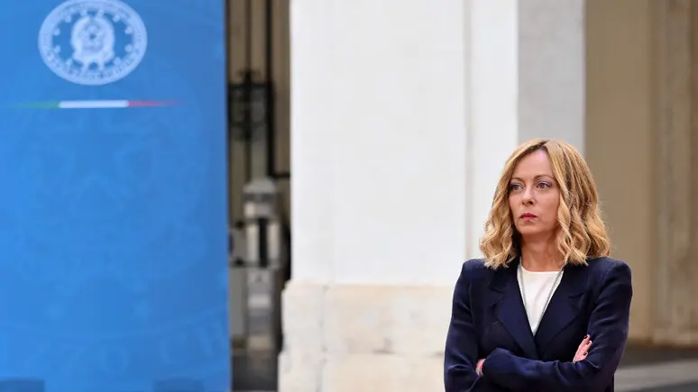 “Mi si nota di più se vado o se non voto?”: il colpo al quorum della Meloni ai referendum