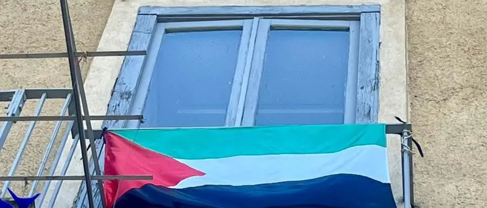 Calabria unita per Gaza: oltre 100 comuni sventolano la bandiera palestinese:\u00A0«Un messaggio potente perché condiviso»\n