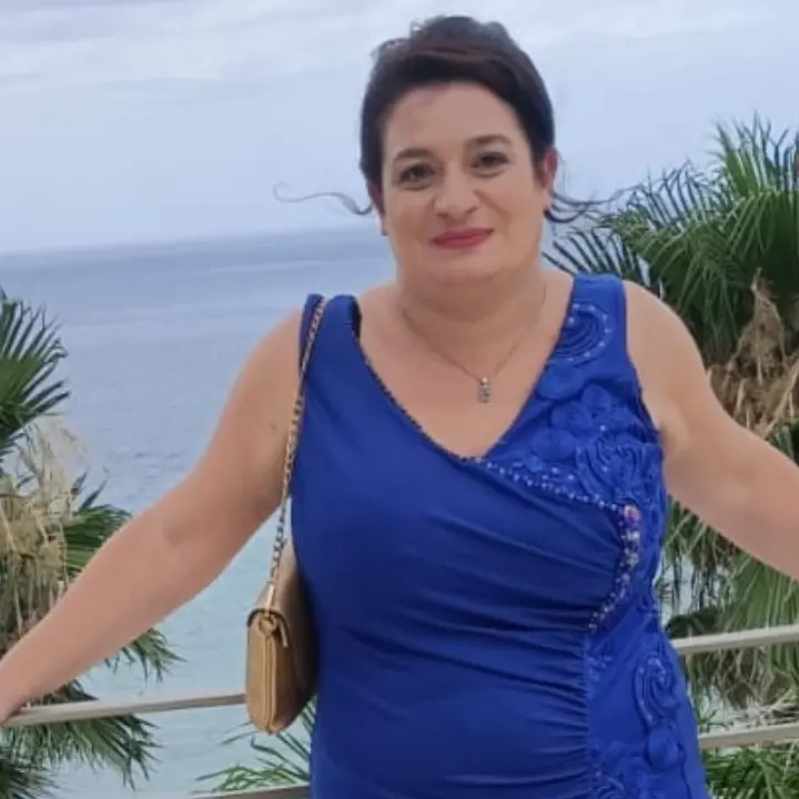 Donna di 37 anni muore nel Vibonese, la famiglia: «Più volte in ospedale per dolori al petto ma le consigliavano lo psicologo»