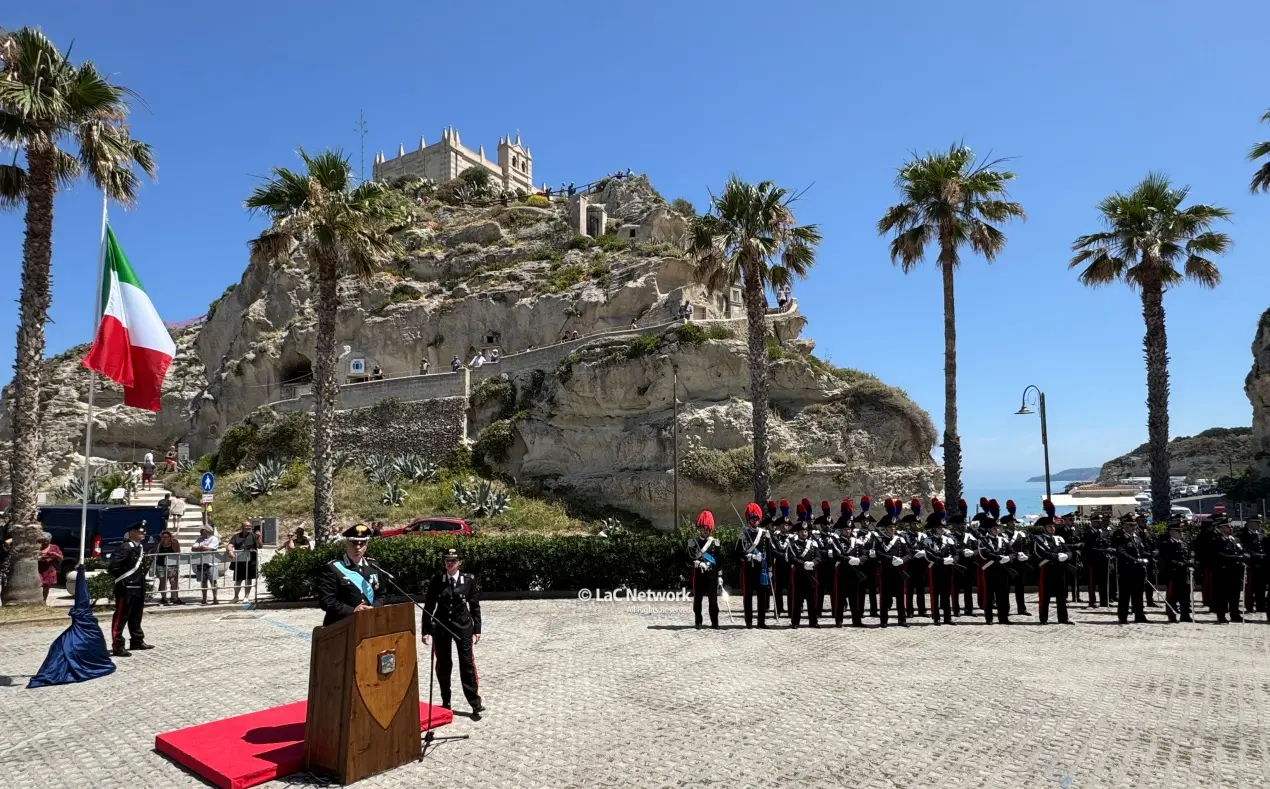 Tropea, l’Arma dei carabinieri festeggia il suo 211esimo compleanno nella suggestiva cornice della Perla del Tirreno\n
