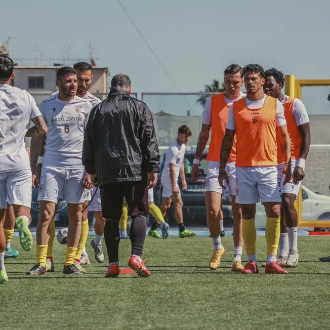 Dilettanti, in\u00A0dubbio l’iscrizione del\u00A0Locri in Eccellenza. Pronta una nuova società: la Jonica Locrese\n\n\n