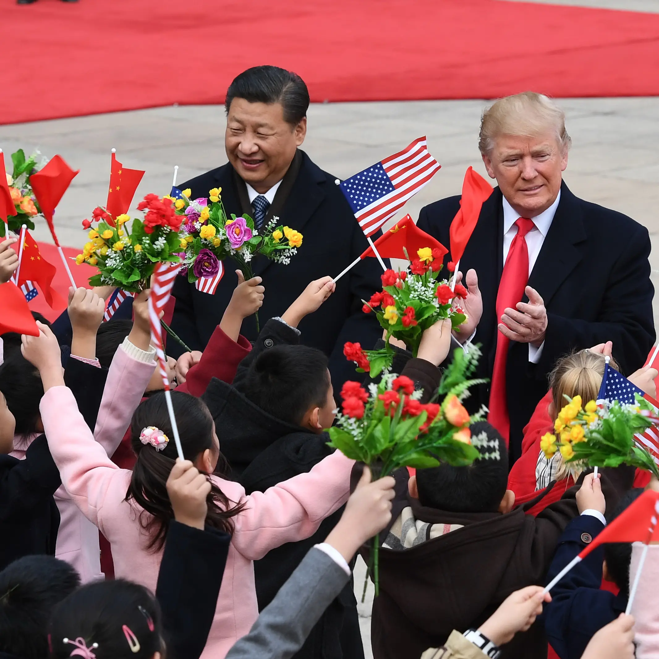 Telefonata tra Xi e Trump, il leader cinese avvisa il tycoon sui dazi: «Eliminare interferenze e sabotaggi»\n
