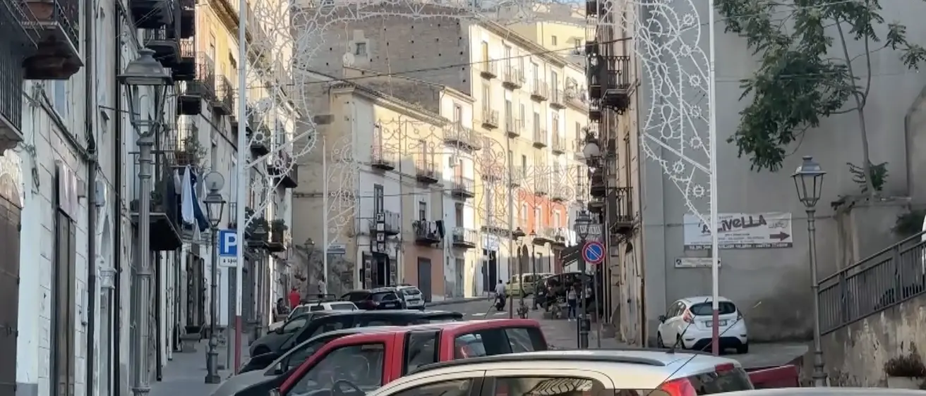 Corigliano, aprono un negozio nel centro storico\u00A0ma arriva la mazzata: «Una multa da 5200 euro è come una condanna»\n