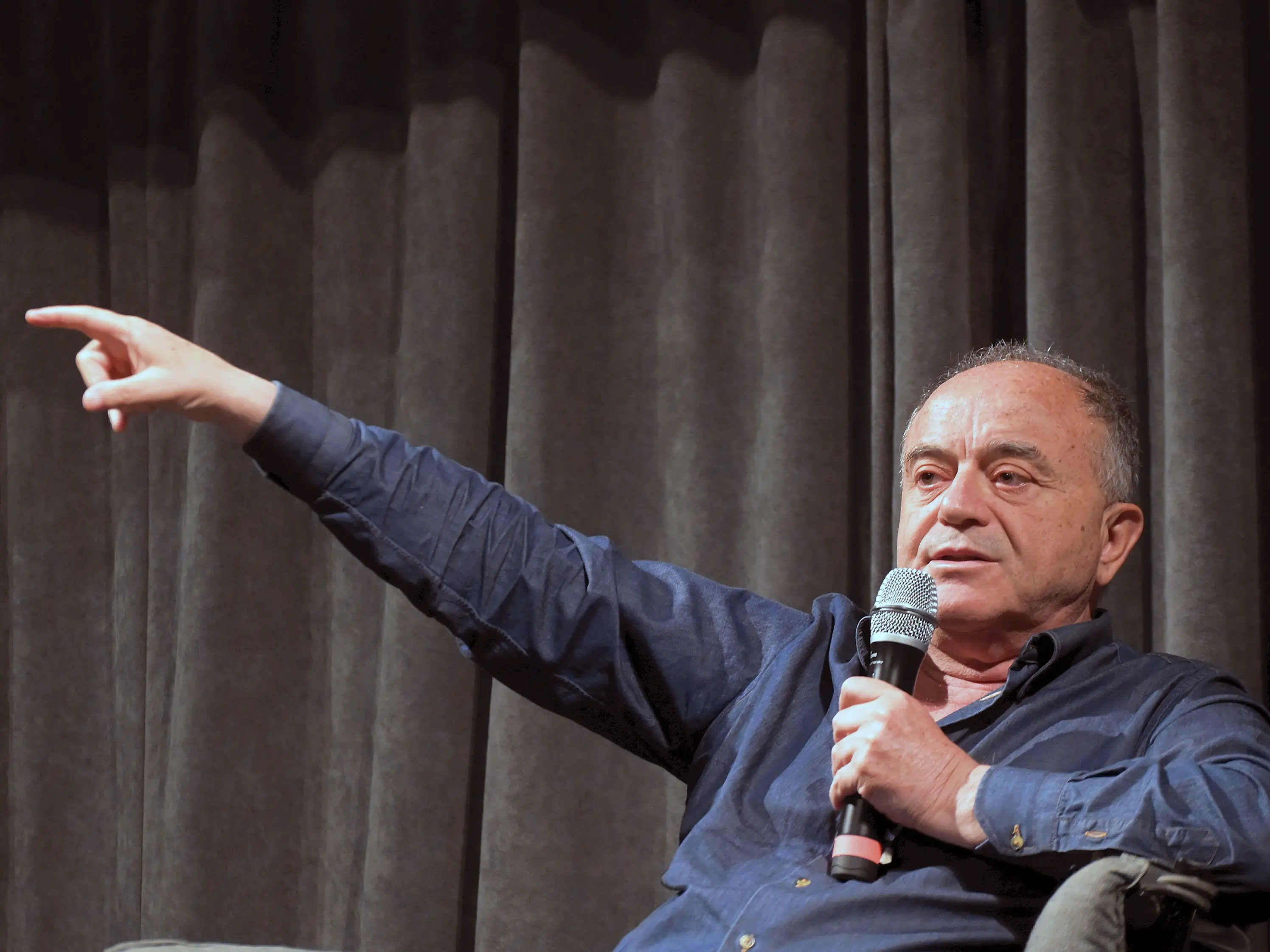 Gratteri: «Le mafie usano l’intelligenza artificiale e Nordio risponde con i pedinamenti…»
