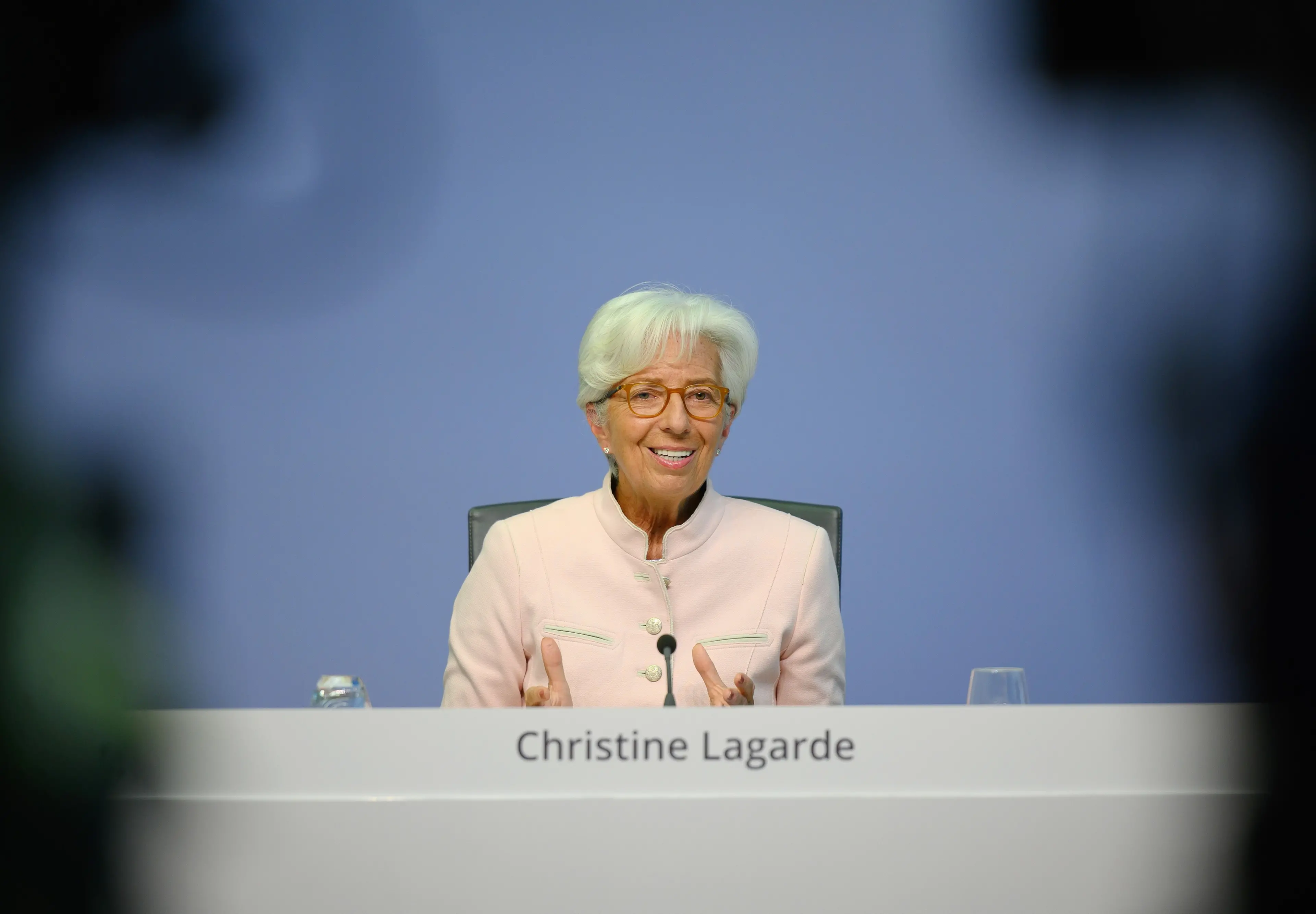 Bce taglia i tassi: mutui più leggeri e inflazione in calo. Lagarde: «Europa pronta a navigare l’incertezza»\n