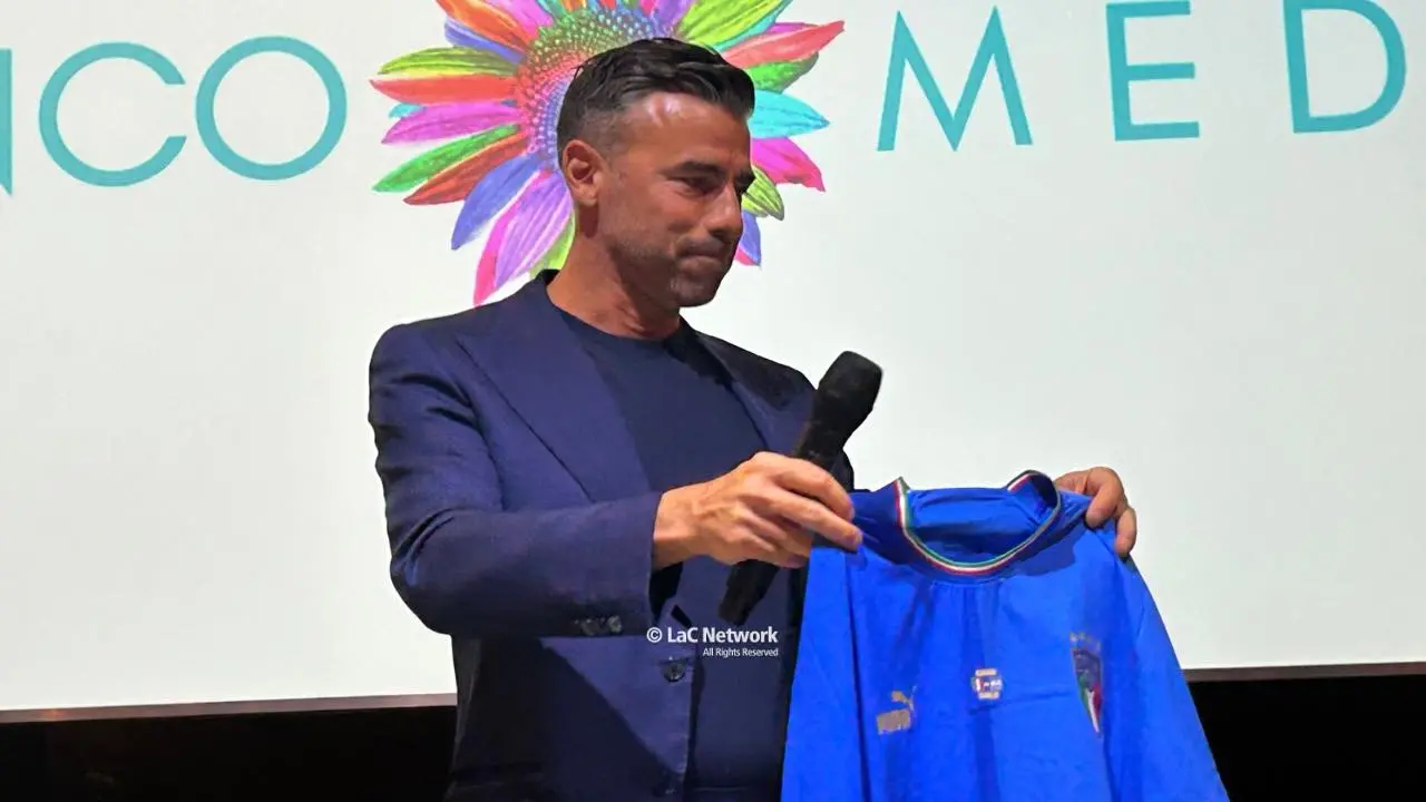 Andrea Barzagli da Cosenza carica l'Italia: «La Nazionale ha ritrovato spirito, può rilanciarsi partendo da stasera»\n