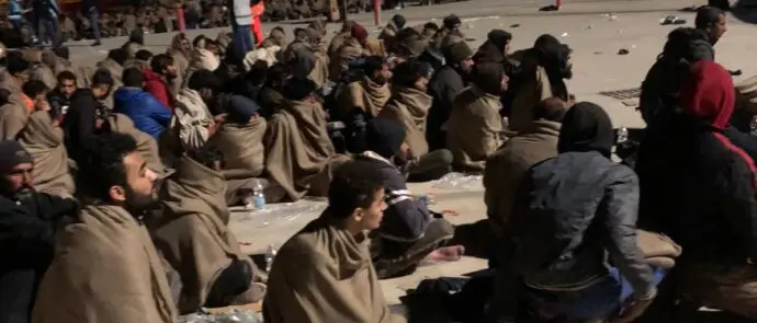 Roccella, continuano gli sbarchi di migranti: soccorse nella notte 130 persone\n