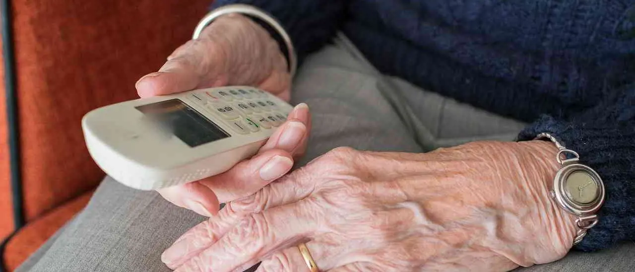 Orsomarso, tentano la truffa del falso carabiniere con una 91enne: smascherati\u00A0da figlia e nipote\n