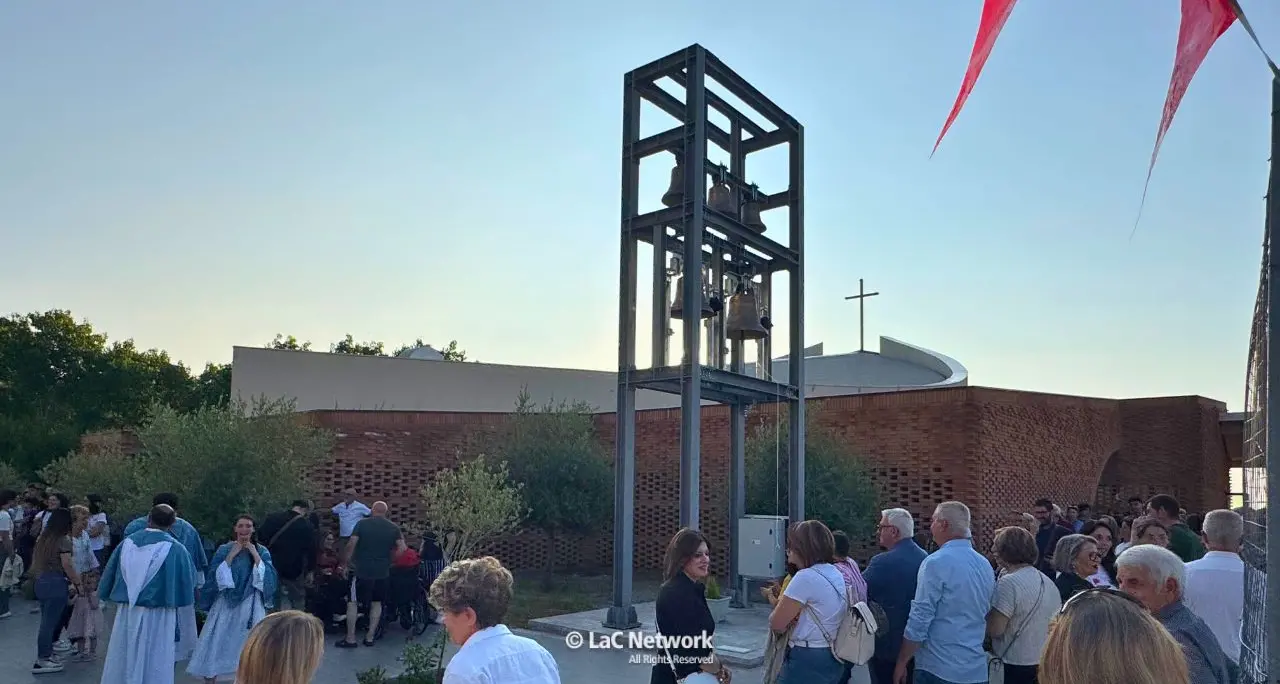 A Pizzo il suono delle campane unisce la comunità: benedetto il nuovo campanile della parrocchia della Risurrezione di Gesù\n\n\n