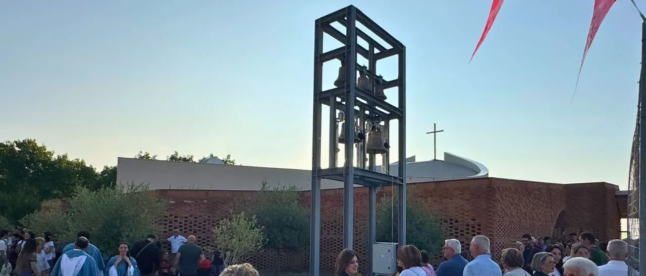 A Pizzo il suono delle campane unisce la comunità: benedetto il nuovo campanile della parrocchia della Risurrezione di Gesù\n\n\n