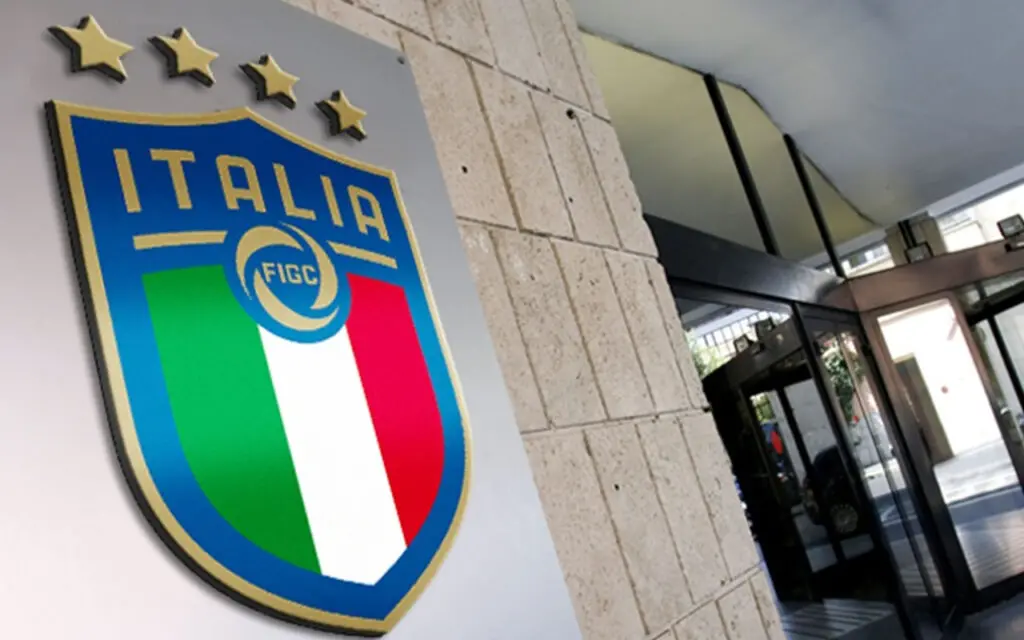 Cosenza Calcio, ancora nessuna notizia sull’iscrizione in Serie C: il termine è previsto a mezzanotte\n