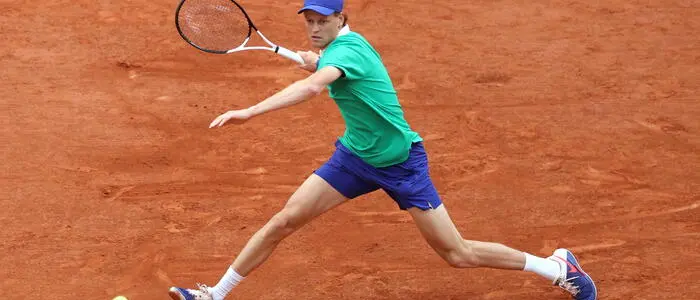 Sinner in finale al Roland Garros, battuto Djokovic. Domenica l’ultimo scontro con Alcaraz\n